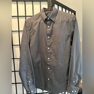 H&M slim fit size xs men’s dress shirt. Gray/White design.